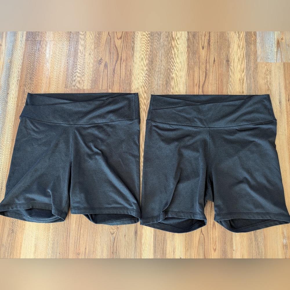 Old Navy Women's Black/Charcoal CloudComfy Bike Shorts X2